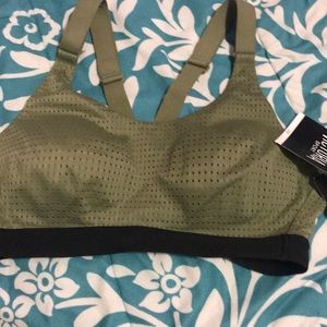 Victoria sports bra